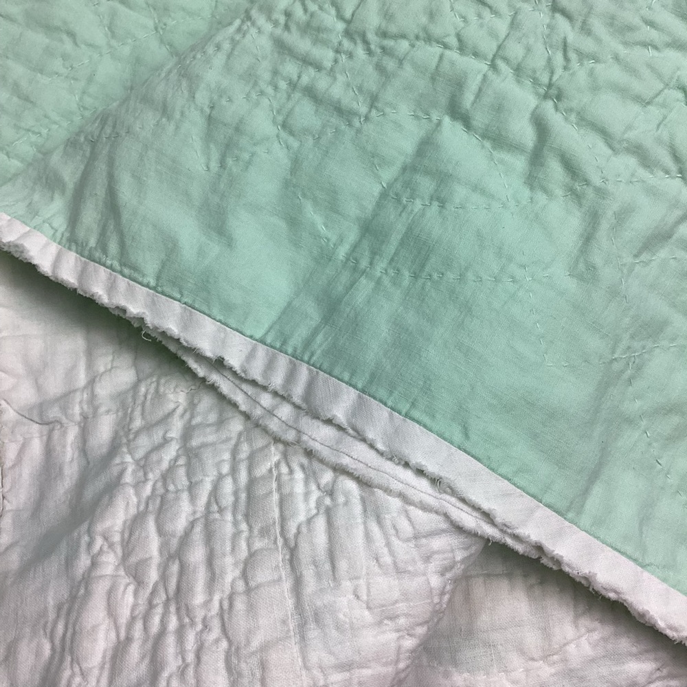 Vintage hand stitched quilt - Picture 8 of 10